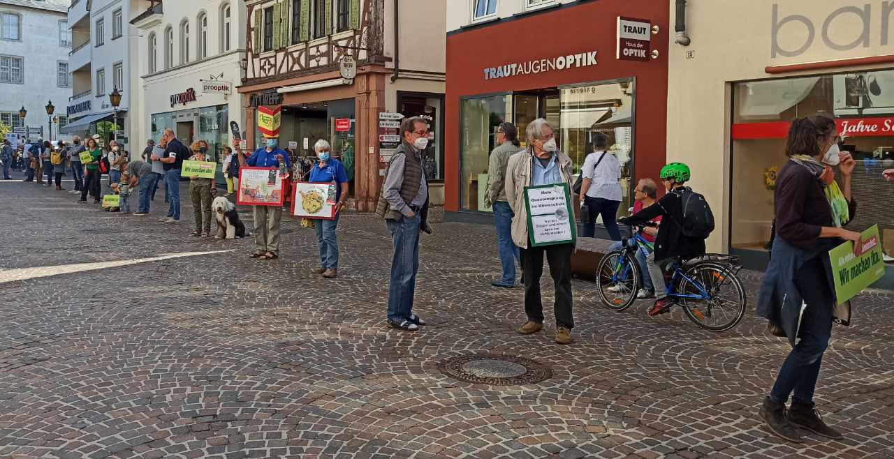 Menschenkette am Klimastreiktag 24.09.2021 in Bad Mergentheim